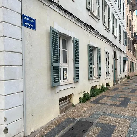 Hyper Centre Apartment