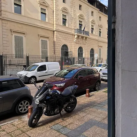 Hyper Centre Apartment